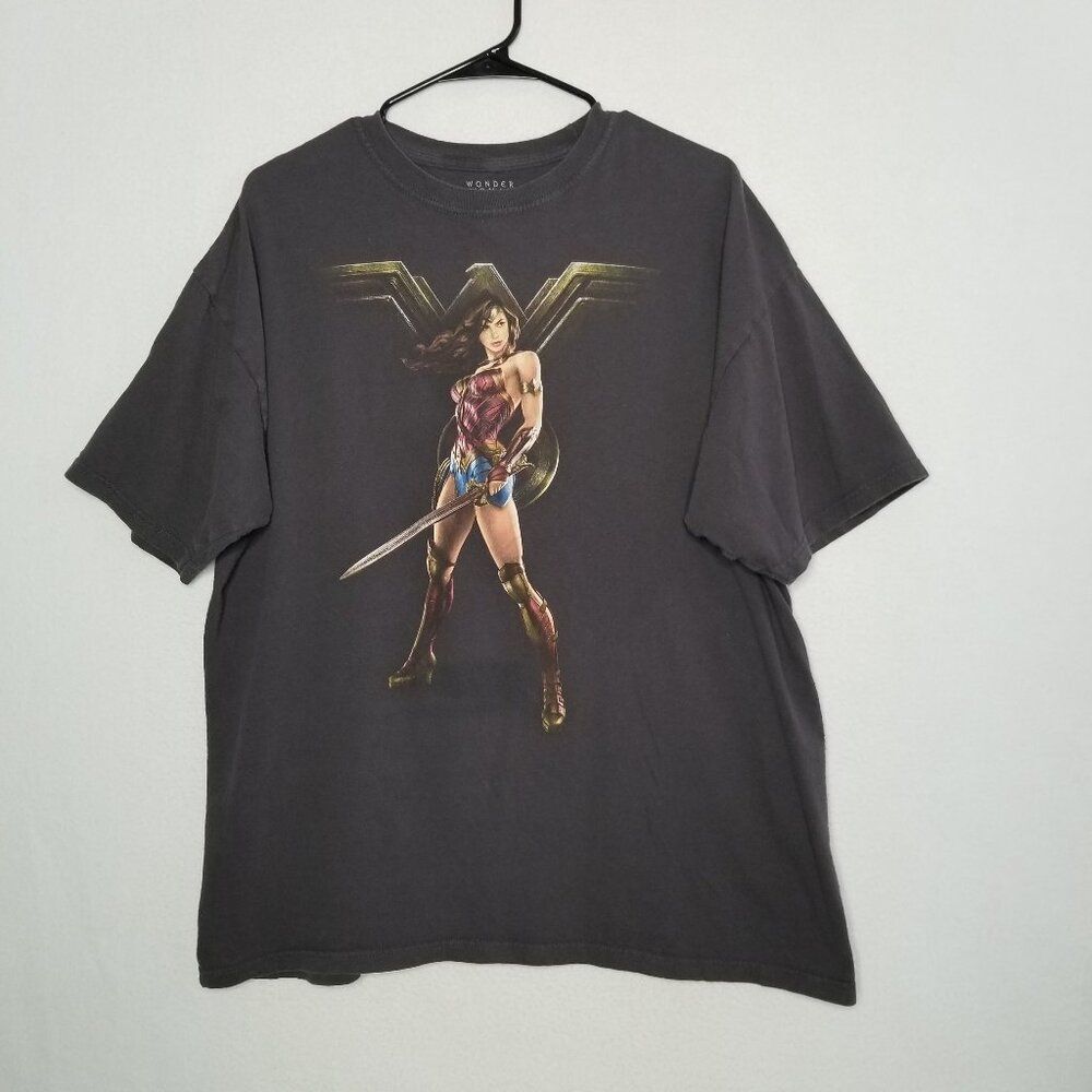 Wonder Woman Brown T-Shirt Women’s XL (46/48), DC Comics Graphic Superhero Fan